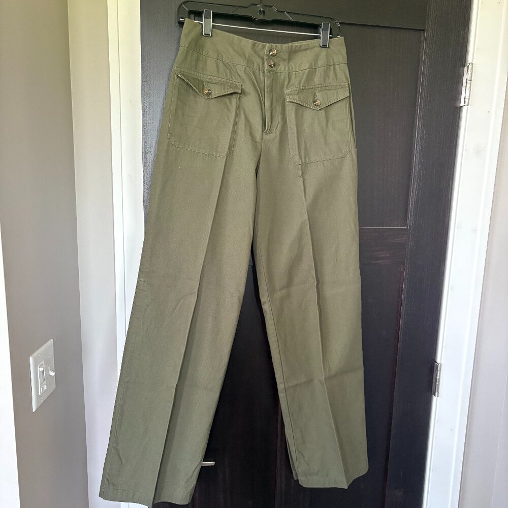 who what where green pants